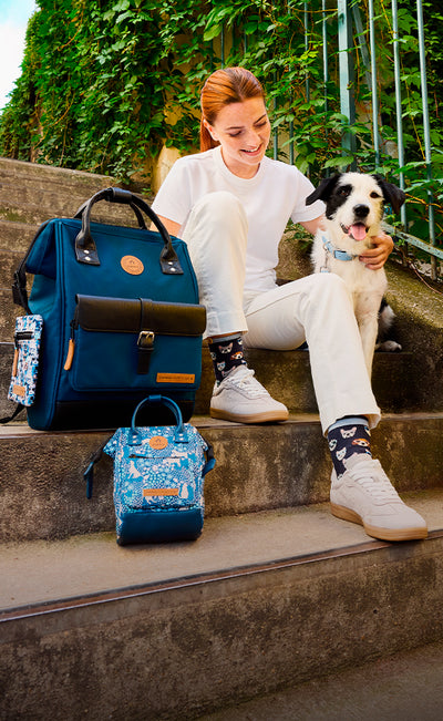 Cabaia Cabaia réinvente les accessoires et vêtements pour les femmes, hommes et enfants : Bonnets, Sacs, Écharpes, Chaussettes, Serviettes de plage