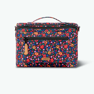 maupiti-vanity-cabaia-reinvente-les-accessoires-et-vetements-pour-les-femmes-hommes-et-enfants-bonnets-sacs-echarpes-chaussettes-serviettes-de-plage